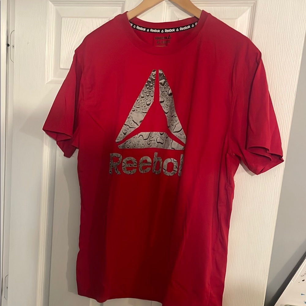 Reebok Men's Red T-Shirt